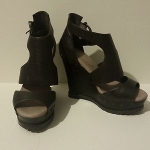 Jessica Simpson brown wedge sandals, brand new size 6.5